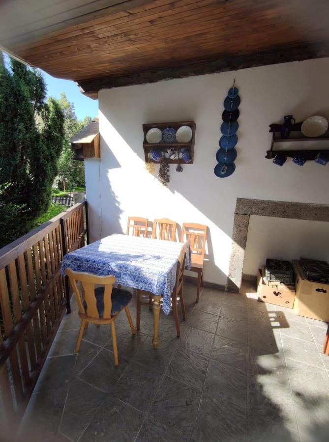 Cafe Nostalgie Ctyrluzkovy Apartman Krásná Lípa Buitenkant foto